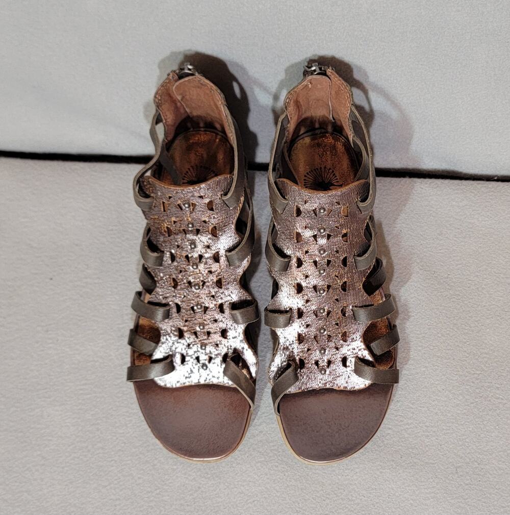 OTBT Bonitas Pewter Metallic Gladiator Sandals Boots Women’s 7M